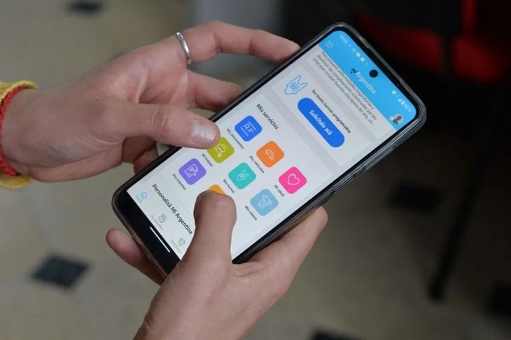 Los titulares podrán habilitar a otras personas para visualizar la cédula desde sus perfiles en la aplicación. Los titulares podrán habilitar a otras personas para visualizar la cédula desde sus perfiles en la aplicación.