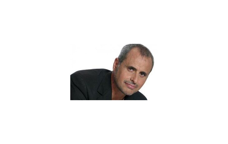 Jorge Rial conduce intrusos hace más de 10 años.
