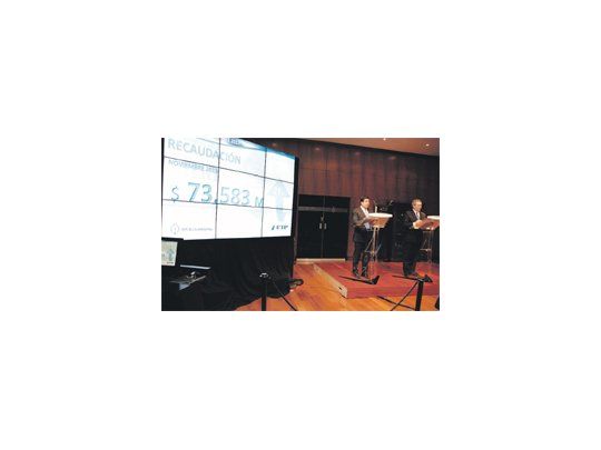 Ricardo Echegaray (AFIP) y Juan Carlos Pezoa anunciaron ayer el dato clave de lo recaudado en noviembre. Es relevante porque permite entrever la marcha de la economía y el rojo fiscal del mes pasado.
