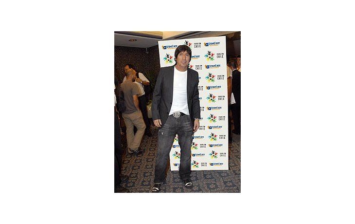 Iván Zamorano durante el encuentro benéfico Todos con Chile.
