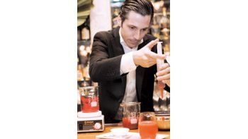 ámbito.com | La idea de los bármanes es llegar a través de la mixología molecular a experiencias desconocidas. De todos modos, aseguran que es recomendable respetar el trago original.