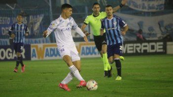 Godoy Cruz empató ante Atlético Tucumán y salió de la zona del descenso.