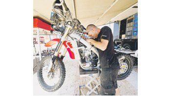 Los participantes del Dakar ayer gozaron de una jornada de descanso. Sin embargo, los mecánicos continuaron trabajando a full para dejar en condiciones las máquinas.