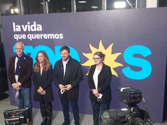 Gisela Marziotta resaltó la unidad del Frente de Todos durante la presentación de las candidaturas junto a Leandro Santoro, Victoria Tolosa Paz, y Daniel Gollan.