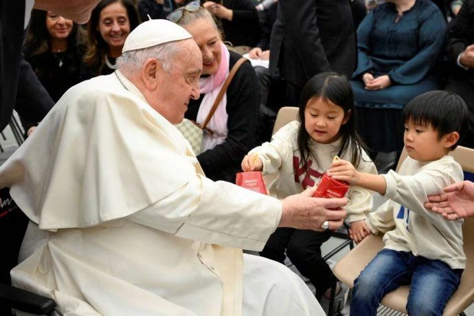 El Papa pidió a los empresarios por erradicar la pobreza.