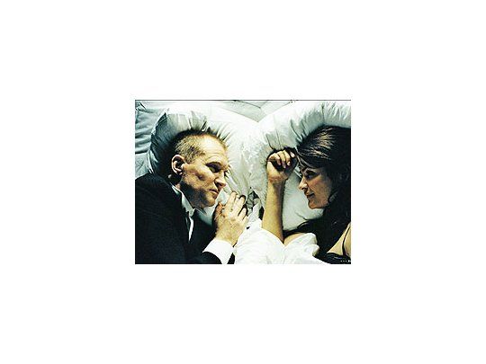 UlrichThomsen(Zetterstrøm)y HelenaChristensen(Andrea):dos a noquererse en«Allegro», deChristofferBoe.