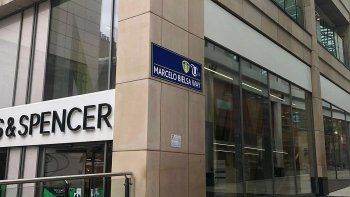 Bielsa tendrá su propia calle en Leeds. La cartelería definitiva se instalará el miércoles.