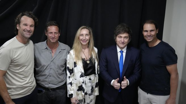 Javier y Karina Milei junto a Rafa Nadal, Carlos Moyá y David Nalbandian.