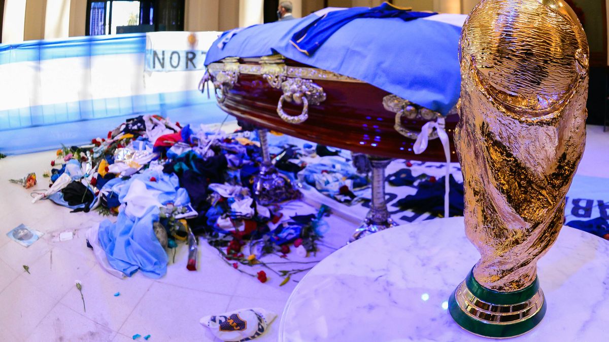 The request of Diego Maradona’s daughters to move him to the Puerto Madero mausoleum advances