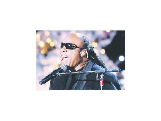 En su primera visita al país, Stevie Wonder cantó en  un Vélez  que recibió al prócer de la música negra industrial sin prejuicios, y con la alegría que merecía la ilustre visita.