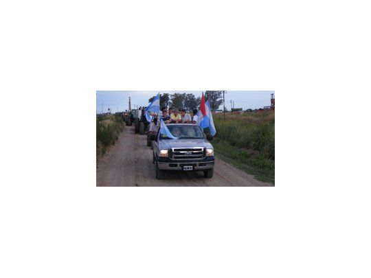 Ruralistas realizaron un tractorazo y pidieron al Gobierno reconciliación con el Campo