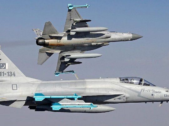 Avion Caza Supersonico JF-17 Thunder.jpg