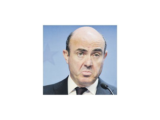El ministro de Economía español, Luis De Guindos, explicó ayer las bondades del programa de salvataje bancario conseguido de la Unión Europea.