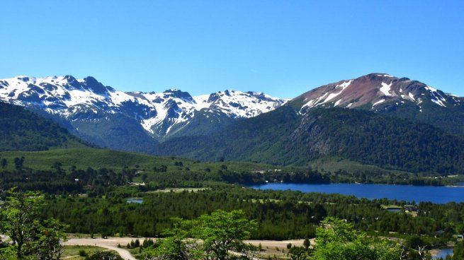 Este imponente sitio destaca por su gran entorno natural.