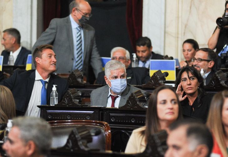 Aresca, Gutiérrez y De la Sota en la Cámara de Diputados. 