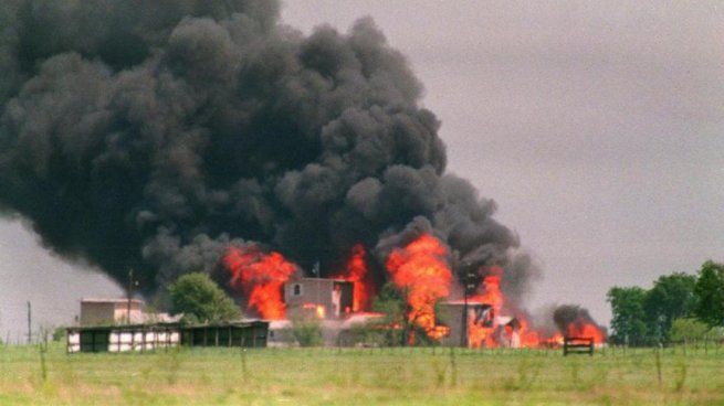Fuego. Waco: el apocalipsis texano, una docuserie completa y audaz.