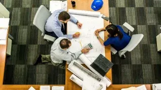 La discusión en torno a la jornada laboral de cuatro días es un tema cada vez más frecuente en nuestro país.&nbsp;
