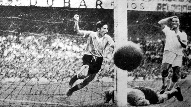 Alcides Ghiggia anotó el del triunfo de Uruguay. Alcides Ghiggia anotó el del triunfo de Uruguay.