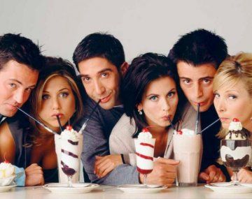 El concurso incluye tomar café, como es de costumbre en la serie, con el elenco en el set en Los Ángeles.