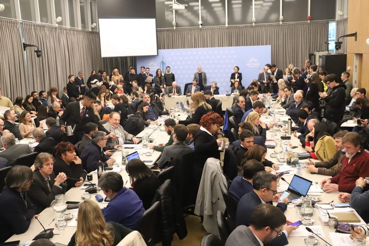 Plenario de debate ley Bases en Diputados.