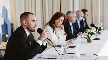 El ministro de Econom&iacute;a, Mart&iacute;n Guzm&aacute;n, en el encuentro en Olivos al difundir detalles de la propuesta de canje.&nbsp;
