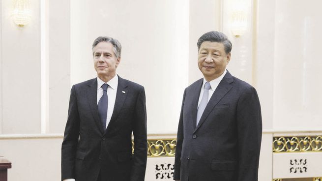 MENSAJE. El jefe de la diplomacia de EE.UU., Antony Blinken, le planteó al líder chino, Xi Jinping, que los dos países deben “elegir entre el diálogo y la confrontación, la cooperación o el conflicto”.
