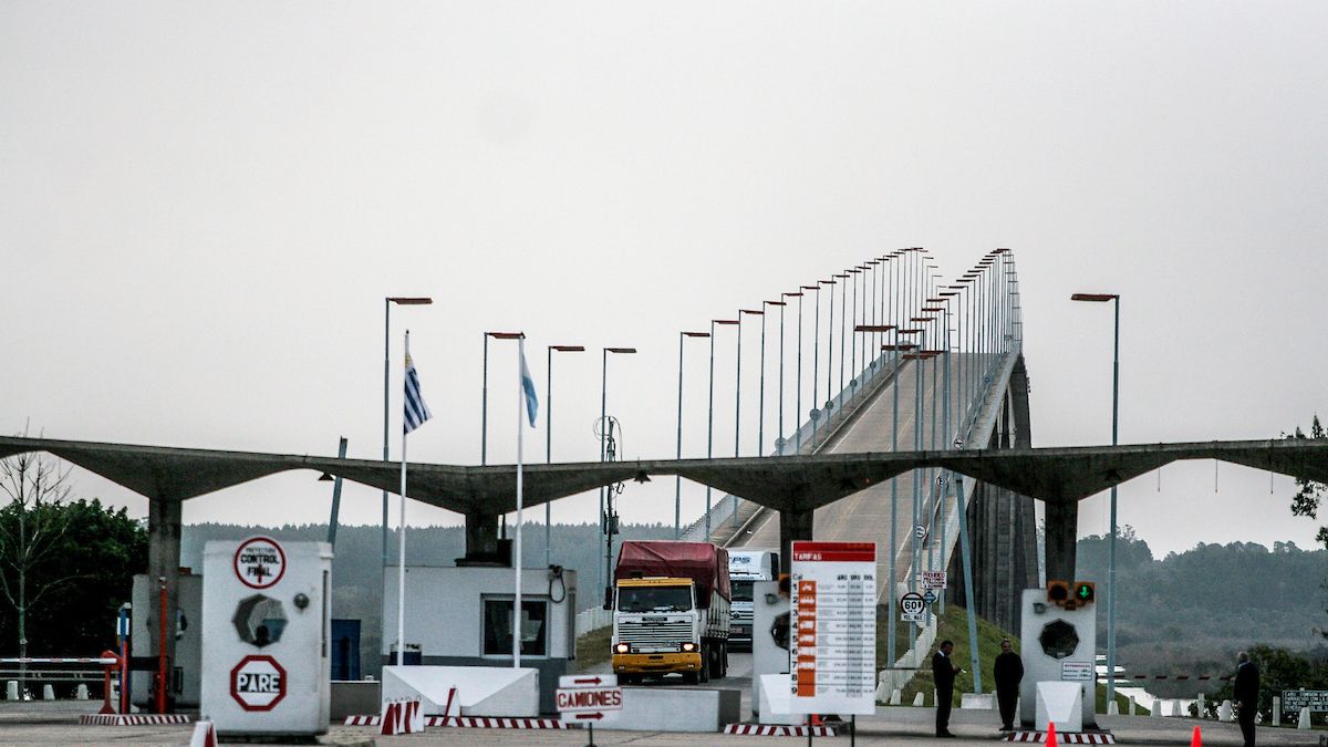 More than 460,000 people left the country, with Argentina as the favorite destination