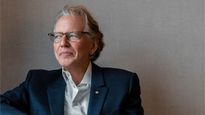 Anthony von Mandl es el creador de White Claw y dueño de seis bodegas en Canadá, con una fortuna que supera los 5.500 millones de dólares.