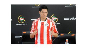 Enzo Pérez jugará los próximos seis meses en Estudiantes.