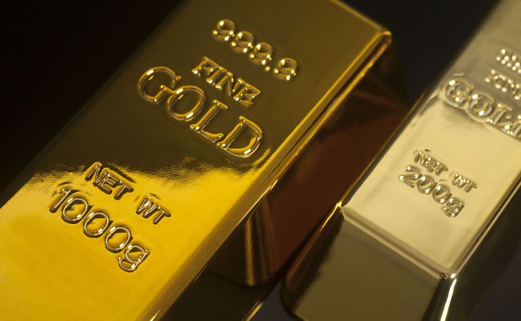 Cada año se producen alrededor de 3.300 a 3.700 toneladas de oro, más unas 1.000 a 1.300 toneladas provenientes del reciclaje. Cada año se producen alrededor de 3.300 a 3.700 toneladas de oro, más unas 1.000 a 1.300 toneladas provenientes del reciclaje.