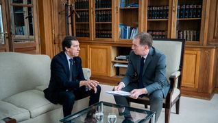 Carlos Sadir y Diego Santilli se reunieron en la Casa Rosada. Carlos Sadir y Diego Santilli se reunieron en la Casa Rosada.