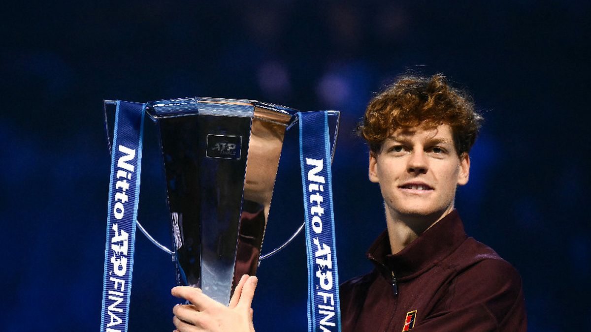 Jannik Sinner se consagró bicampeón del ATP Finals, al imponerse ante Carlos Alcaraz
