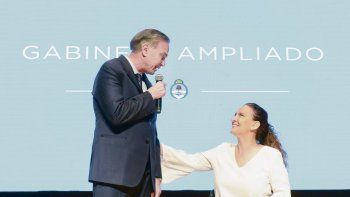 vices. Michetti se encargó de presentar a su eventual sucesor en el cargo. La platea macrista lo ovacionó.