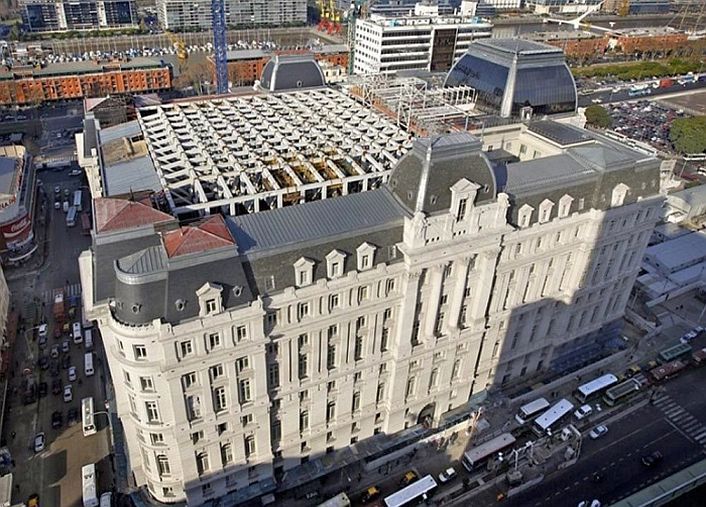 El Centro Cultural Néstor Carlos Kirchner, que funcionará en el histórico edificio del Palacio de Correos de la ciudad de Buenos Aires, declarado Monumento Histórico Nacional desde 1997.