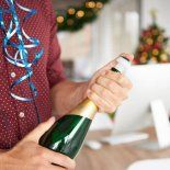 Hasta el 26% de las personas que sufren lesiones oculares por corchos quedan legalmente ciegas. Hasta el 26% de las personas que sufren lesiones oculares por corchos quedan legalmente ciegas.