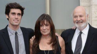 Nick Reiner esta acusado de matar a sus padres. Nick Reiner esta acusado de matar a sus padres.