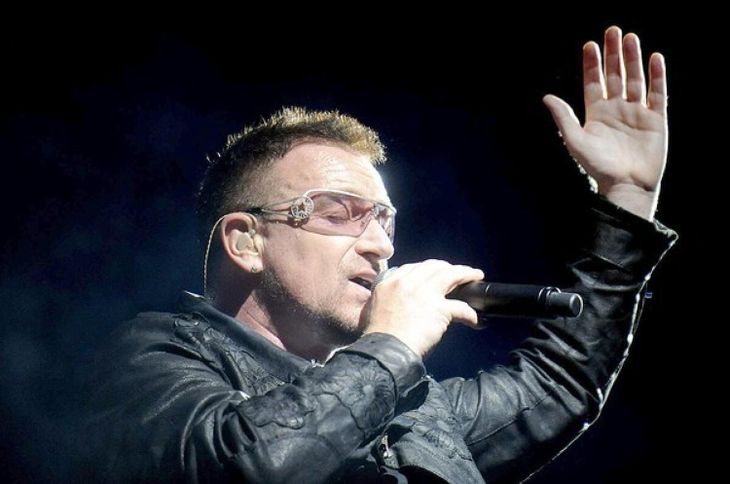 Bono empezó a invertir en empresas tecnológicas y de entretenimiento a través de un fondo que fundó junto a empresarios de Silicon Valley. Bono empezó a invertir en empresas tecnológicas y de entretenimiento a través de un fondo que fundó junto a empresarios de Silicon Valley.