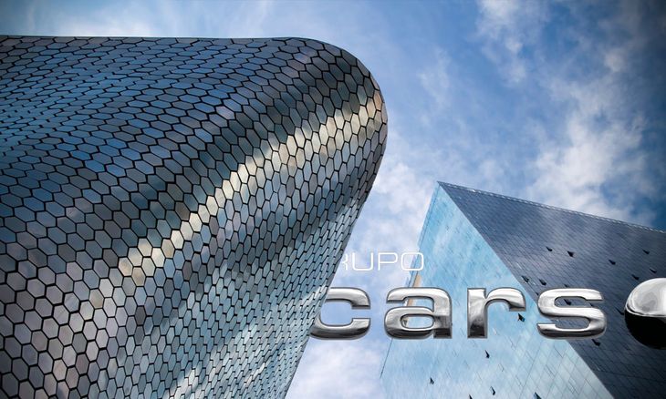 El Grupo Carso, del empresario Carlos Slim, asume el control de Telmex en 1990. El Grupo Carso, del empresario Carlos Slim, asume el control de Telmex en 1990.