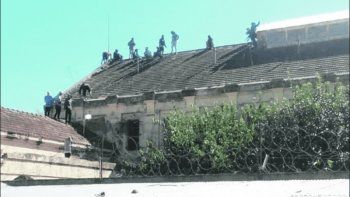 crece tension en carceles, con 5 muertos en santa fe