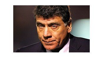 Como consecuencia de los malos resultados, Miguel Angel Brindisi presentó la renuncia a su cargo de técnico de Huracán.