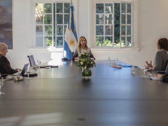 Fabiola Yáñez con las autoridades de Unicef Argentina.