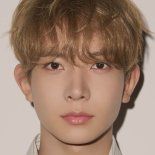 Heeseung se lanza como solista y deja la famosa banda de K-Pop ENHYPEN. Heeseung se lanza como solista y deja la famosa banda de K-Pop ENHYPEN.