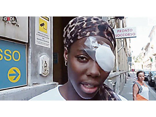 ... mientras toda Italia se conmueve por un ataque racista contra una atleta