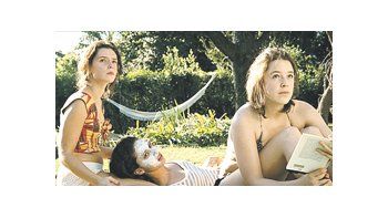 «Abrir puertas y ventanas» de Milagros Mumenthaler, mejor mejor film iberoamericano de ficción en el Festival de Guadalajara, que también premió a otros argentinos: Victor Kossakovsky, Javier van de Couter y Fernando Domínguez.