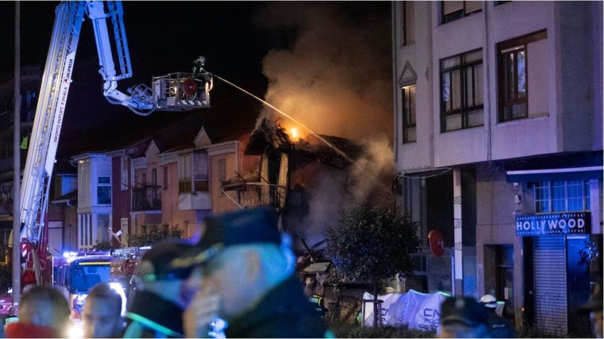 Explosión en un edificio y derrumbe en España: al menos tres muertos