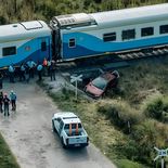 El choque ocurrió en el kilómetro 386 de la Ruta 2, a la altura del parque acuático Aquasol, en el ingreso a Mar del Plata. El choque ocurrió en el kilómetro 386 de la Ruta 2, a la altura del parque acuático Aquasol, en el ingreso a Mar del Plata.