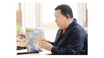 Hugo Chávez volvió a mostrarse ayer en su programa «Aló Presidente». La reciente suba del precio del petróleo le permite relanzar el gasto social con la esperanza de recuperar apoyo para su Gobierno.
