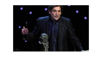 Agustín Villalonga recibe el premio Goya a mejor director por Pa Negre.