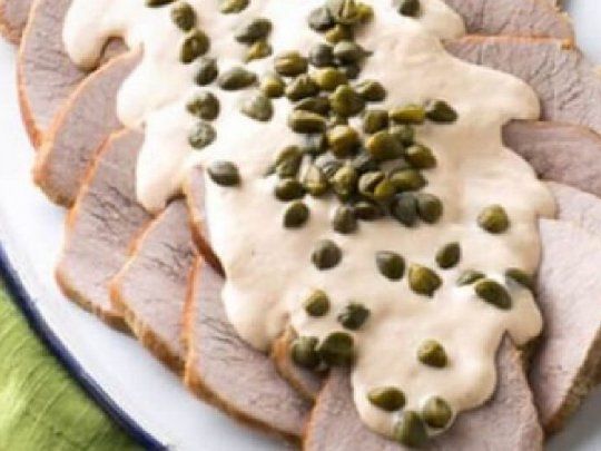 El vitel toné es una de las comidad tradicionales de Navidad en Argentina.