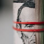 El dólar global se consolida como activo refugio y se encamina a otra ganancia semanal. El dólar global se consolida como activo refugio y se encamina a otra ganancia semanal.
